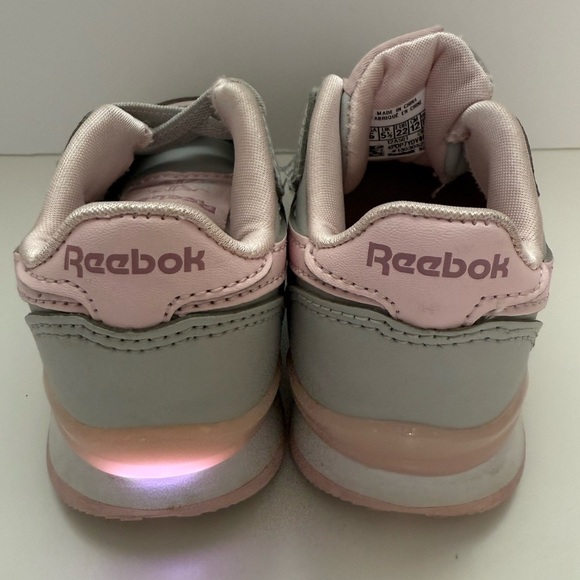 Kids Reebok Step n Flash - Size 6 - Picture 3 of 11